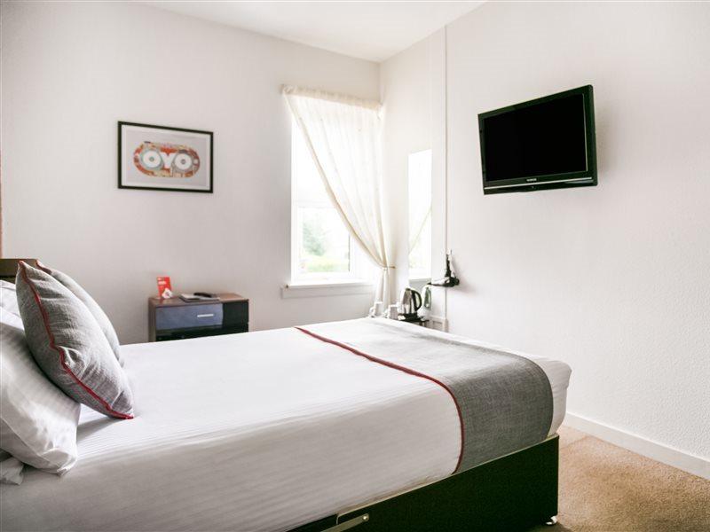 Corner Hotel カーヌスティ エクステリア 写真