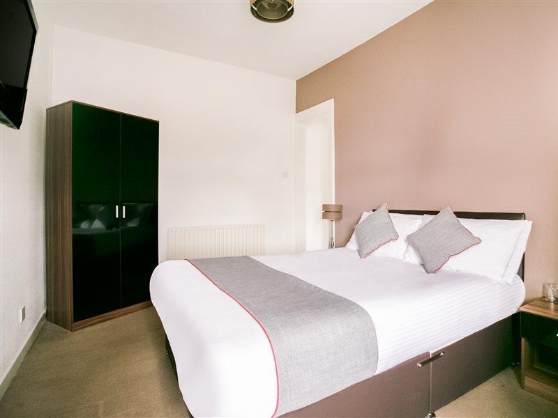 Corner Hotel カーヌスティ エクステリア 写真