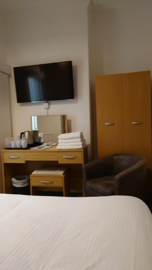 Corner Hotel カーヌスティ エクステリア 写真