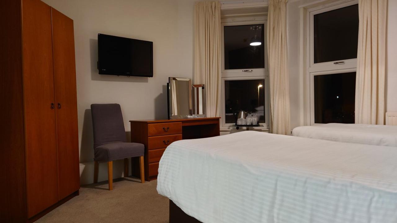 Corner Hotel カーヌスティ エクステリア 写真