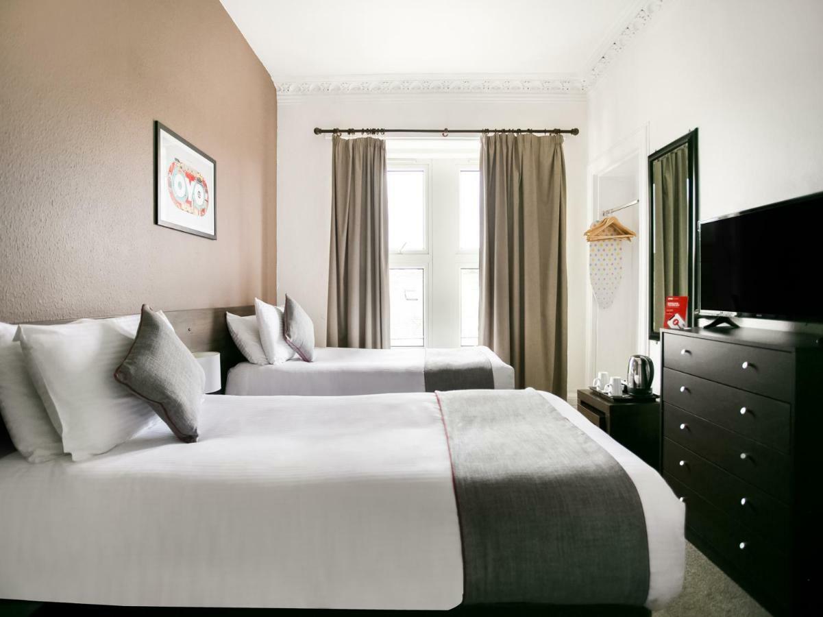 Corner Hotel カーヌスティ エクステリア 写真