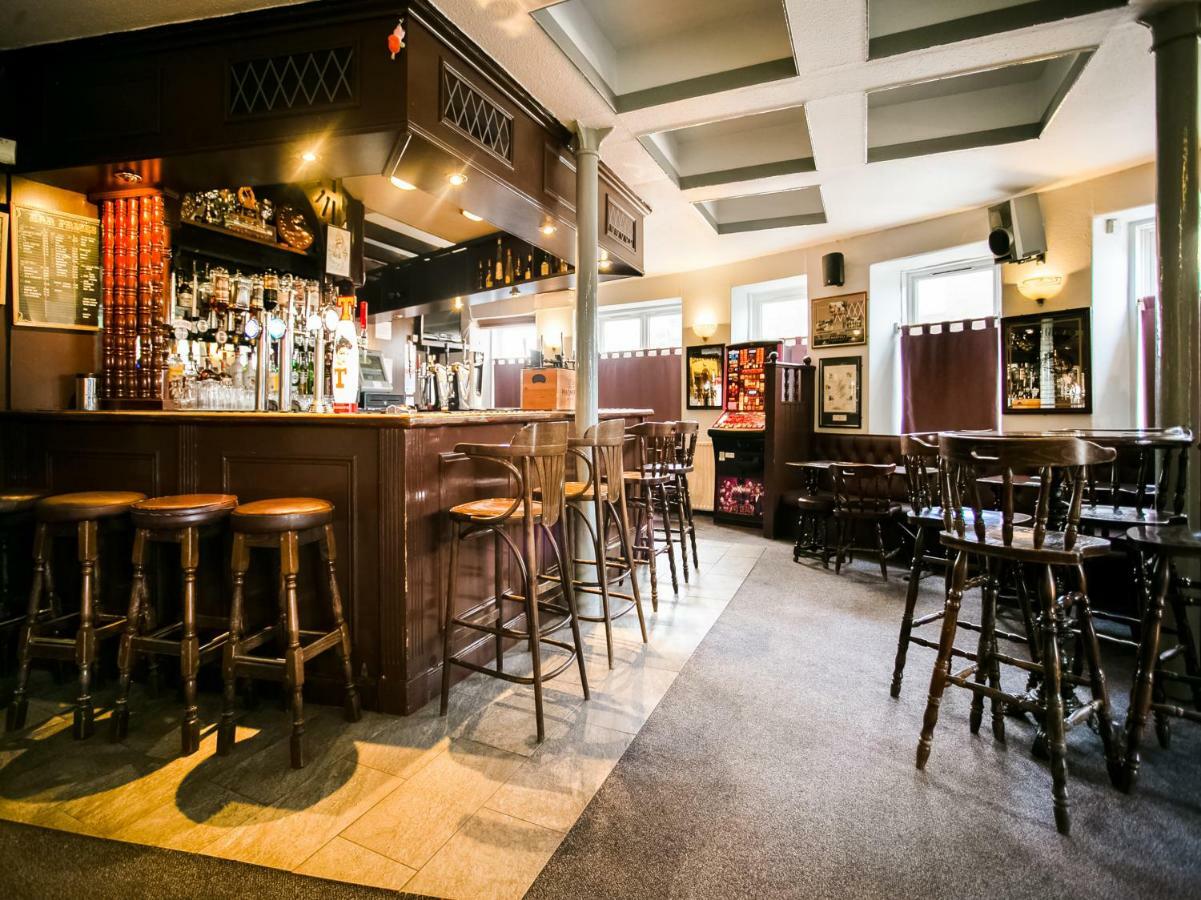 Corner Hotel カーヌスティ エクステリア 写真