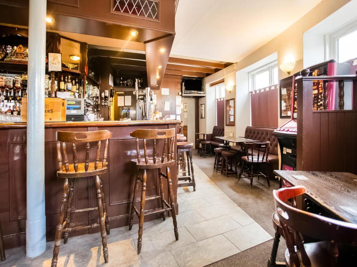 Corner Hotel カーヌスティ エクステリア 写真