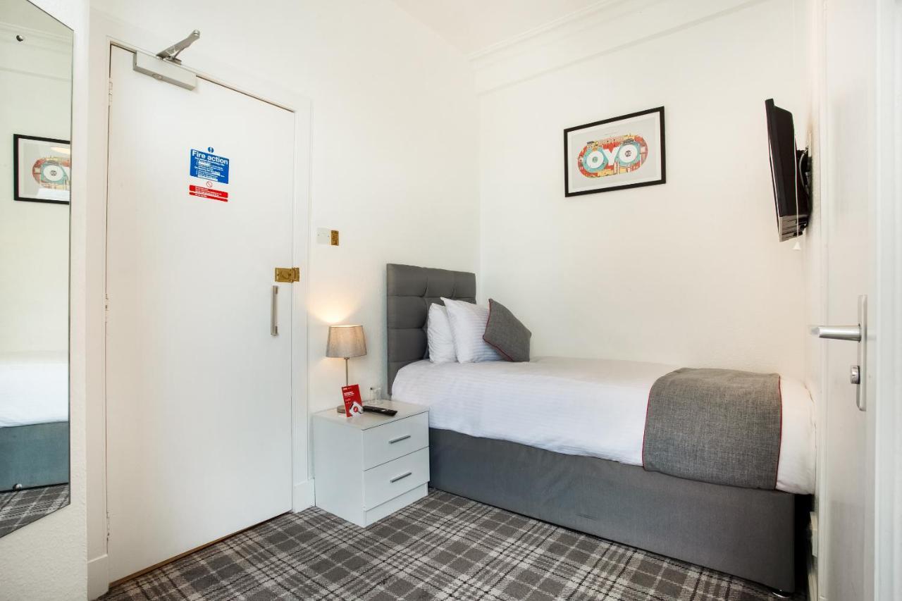 Corner Hotel カーヌスティ エクステリア 写真