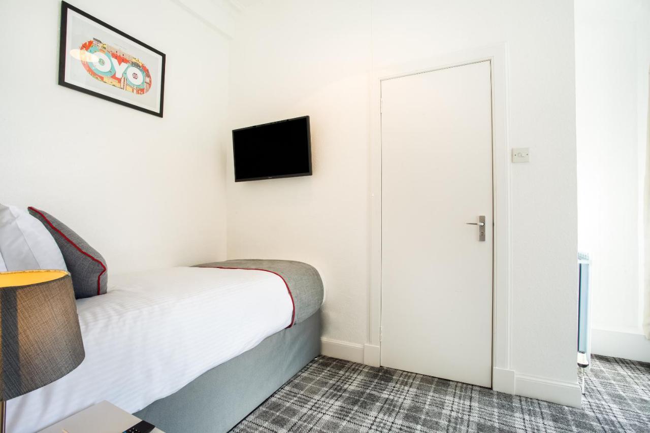 Corner Hotel カーヌスティ エクステリア 写真